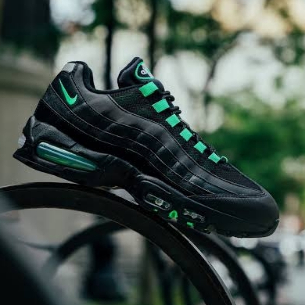 Nike Air Max 95 OG - Picture 2 of 10